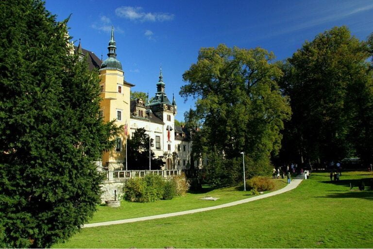 Kliczków Castle