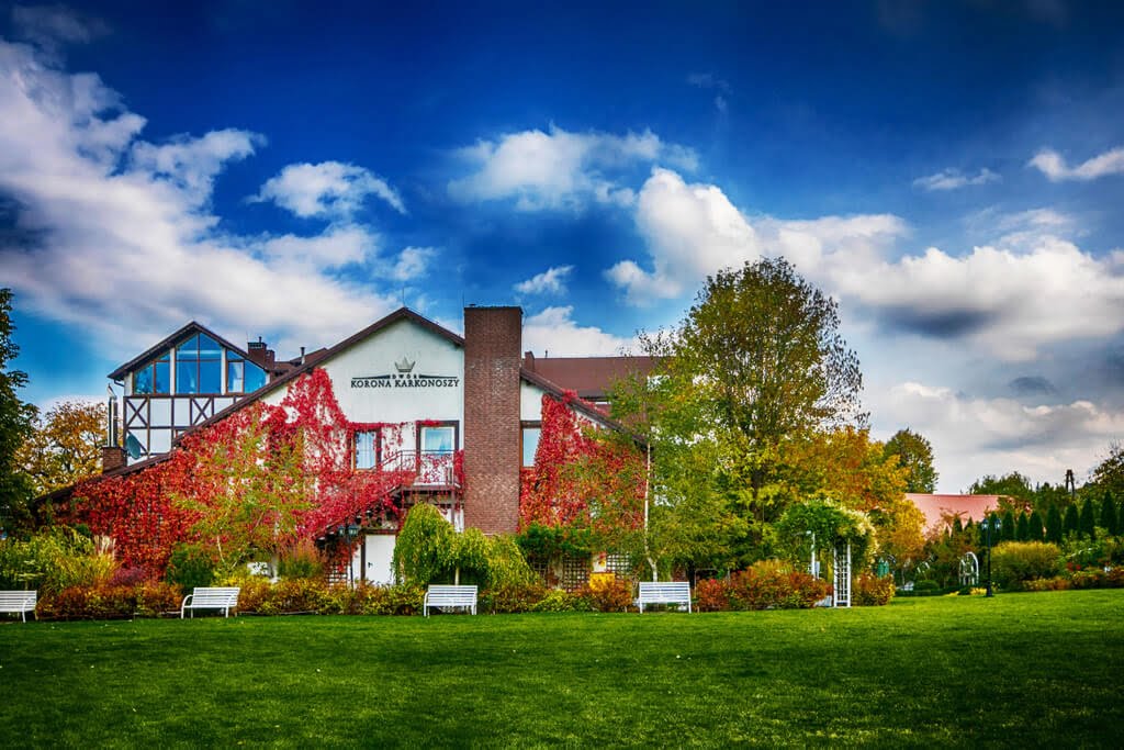 Dwór Korona Karkonoszy Event Center in Sosnówka near Karpacz