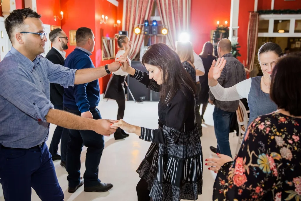 Firmenintegration - Tänze Firmentanzparty