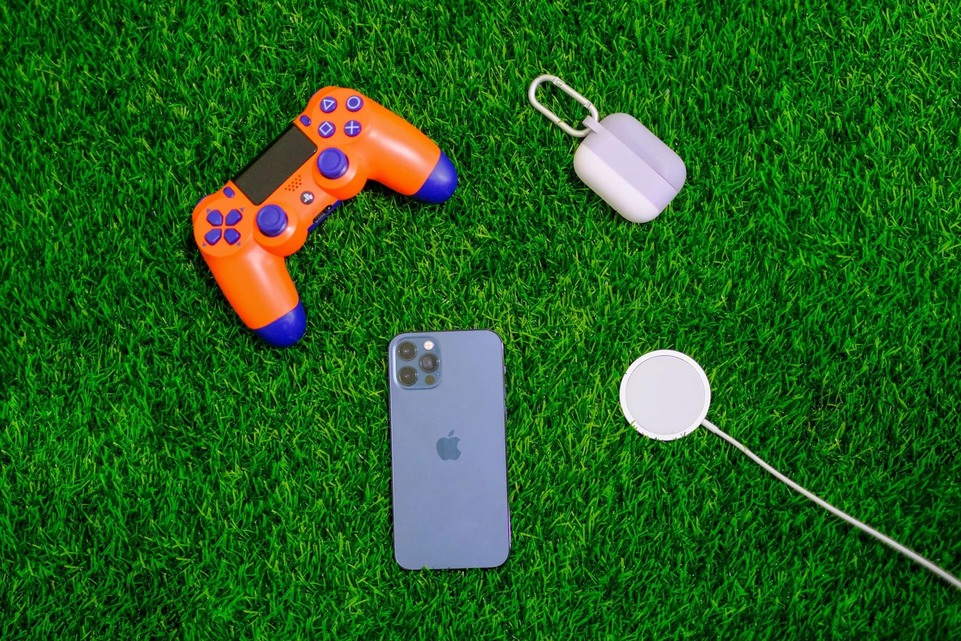 Integration game for employees