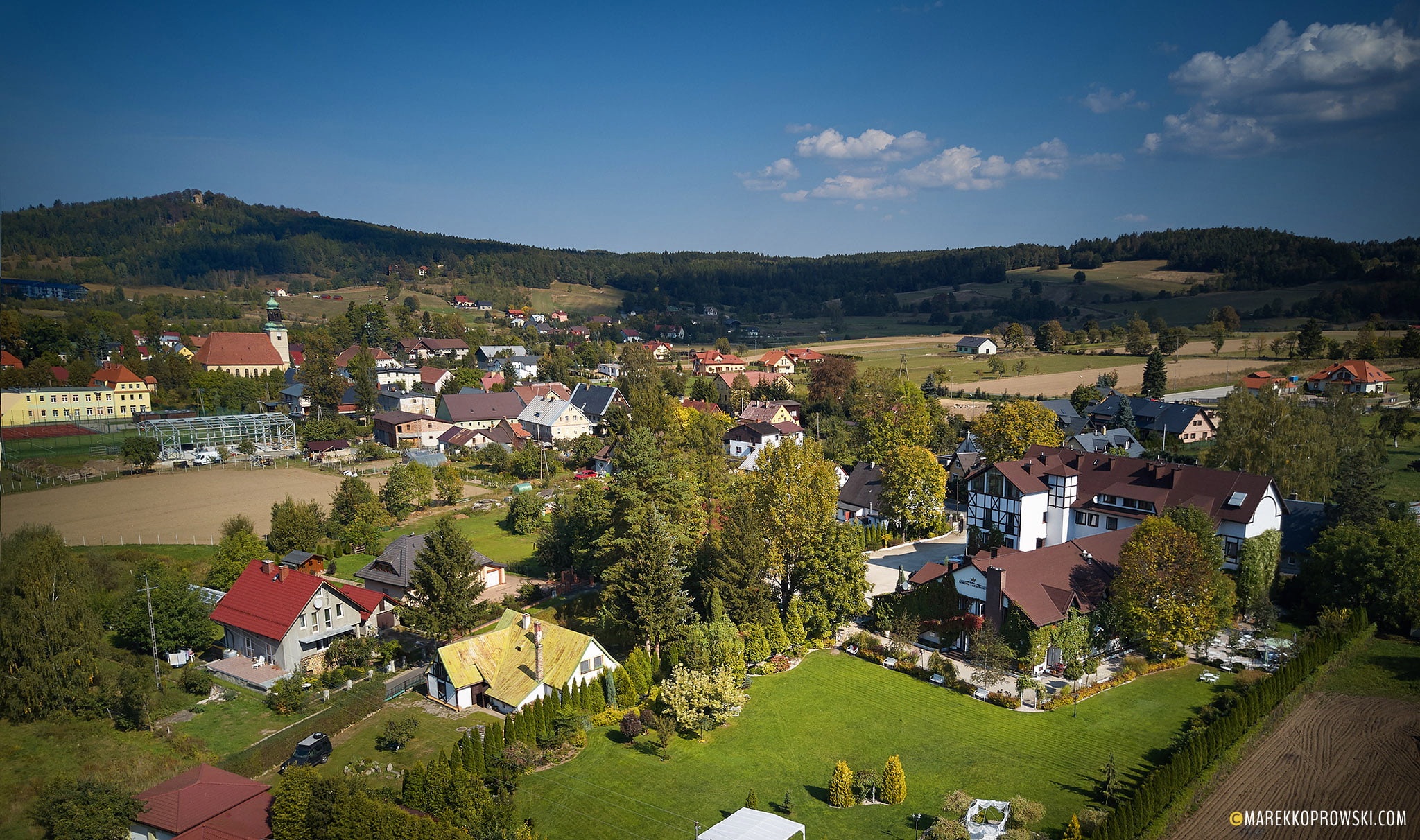 Der Sommerferienort Sosnówka in der Nähe von Karpacz