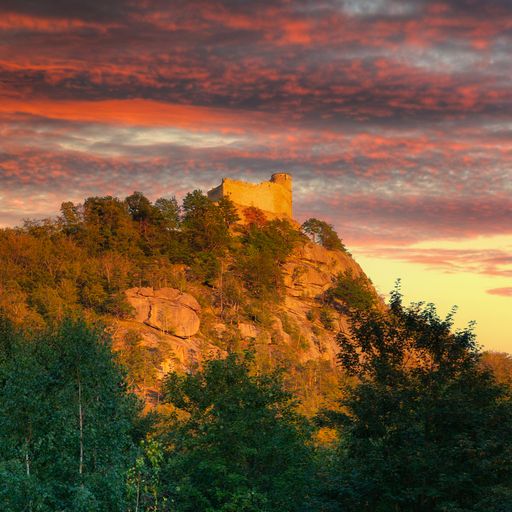 Blick auf die Burg Chojnik im Riesengebirge