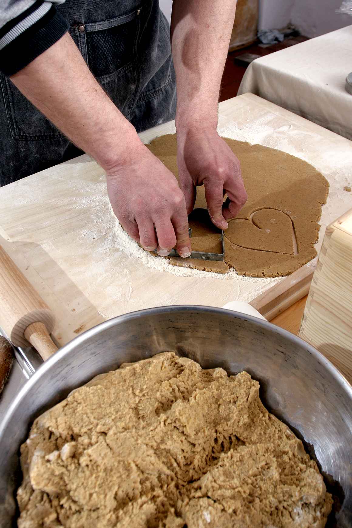 Culinary workshops at Dwór Korona Karkonoszy - baking Christmas gingerbread