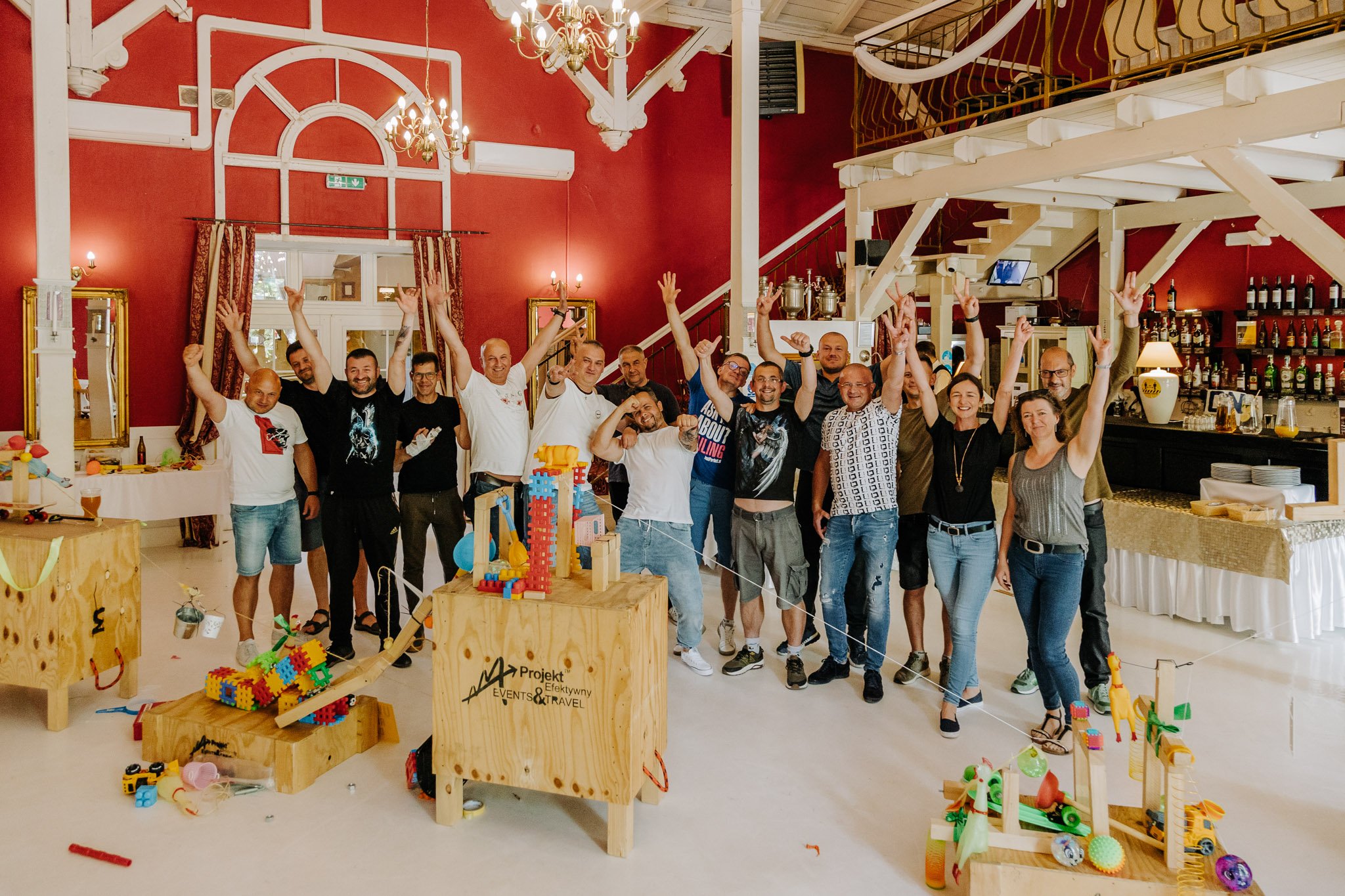 Bau der Goldberg-Maschine, Dwór Korona Karkonoszy, Sosnówka