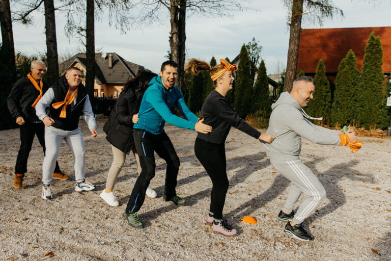Gra integracyjna dla pracowników – co zorganizować w plenerze?