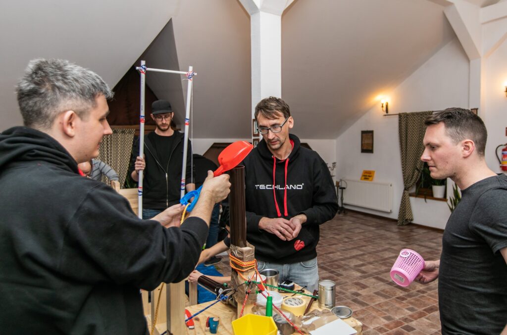 Construction of the Goldberg machine, corporate event at Dwór Korona Karkonoszy