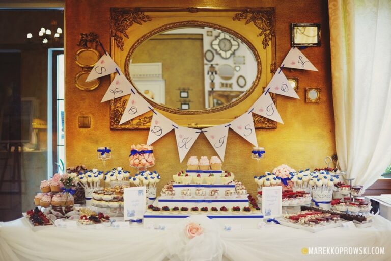 A sweet table at a wedding - an attraction not only for the youngest