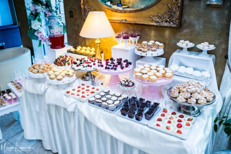 Wedding Candy Bar - sweet and aesthetic