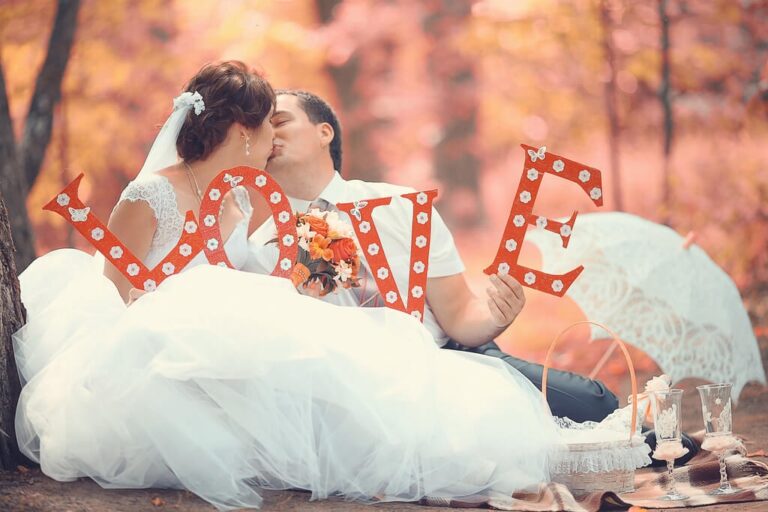Romantic autumn wedding