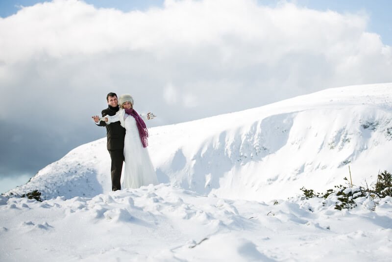 winter wedding what to wear