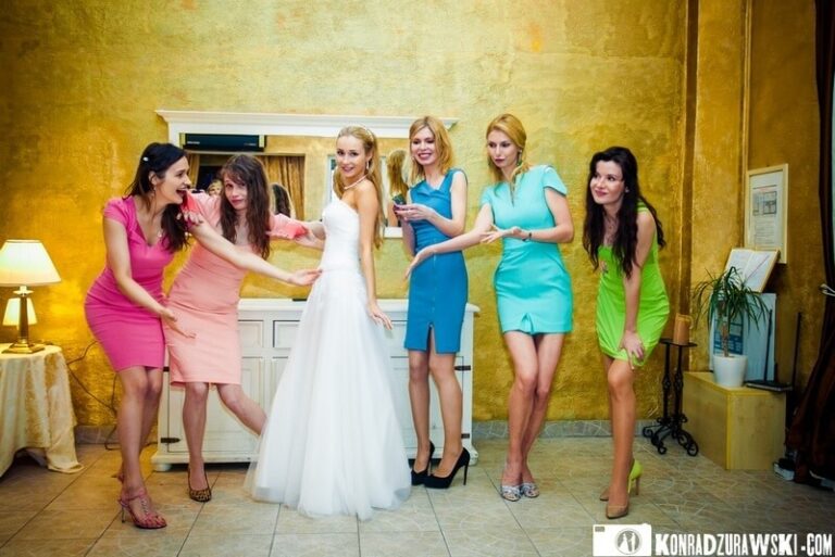 Wedding dress - color matters!