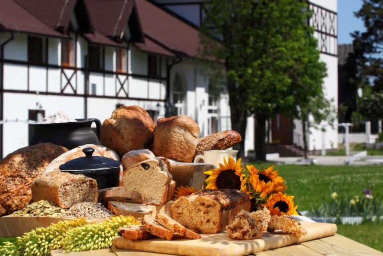 Charming and idyllic folk wedding