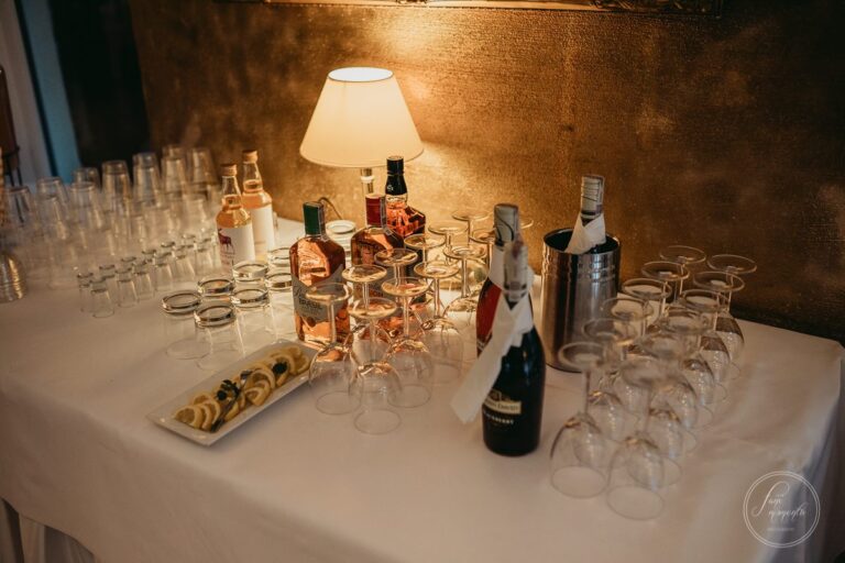 Cork at a wedding: how to avoid hidden fees?