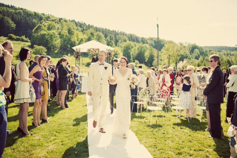 Hochzeit im Juli - wie wählt man das perfekte Leitmotiv?