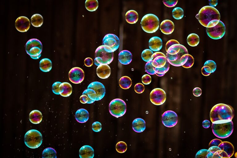 Soap bubbles at a wedding - a simple attraction in a unique style