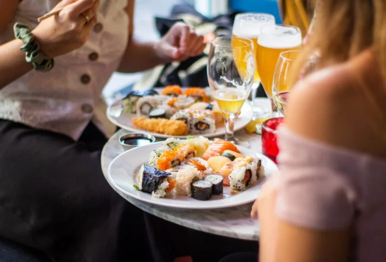 A fish table for a wedding: an unusual attraction for guests
