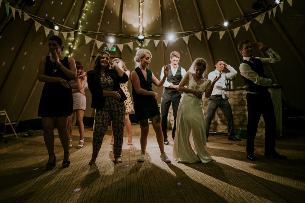 wedding tent: dance