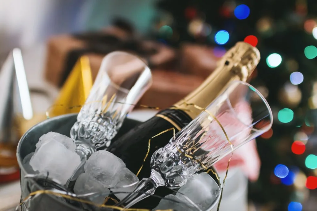 wedding on New Year's Eve: champagne