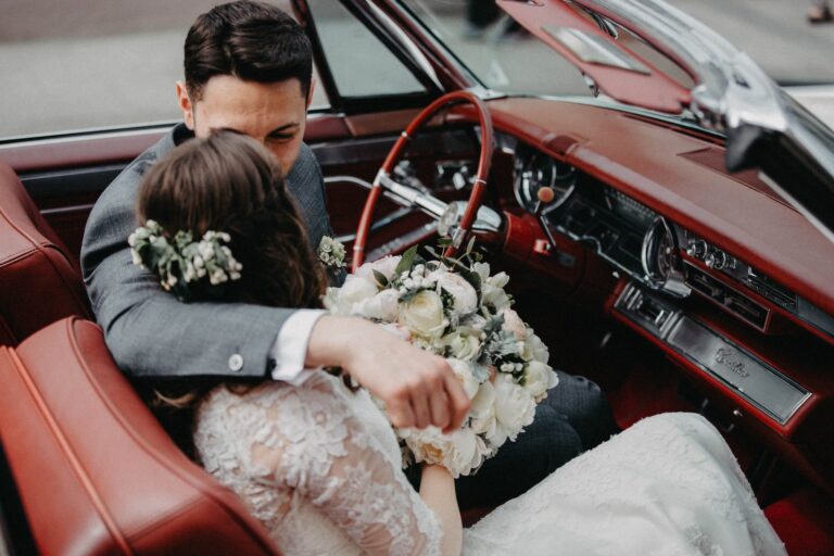 Jaki pojazd wybrać do kościoła – czyli czym jechać na weselu?