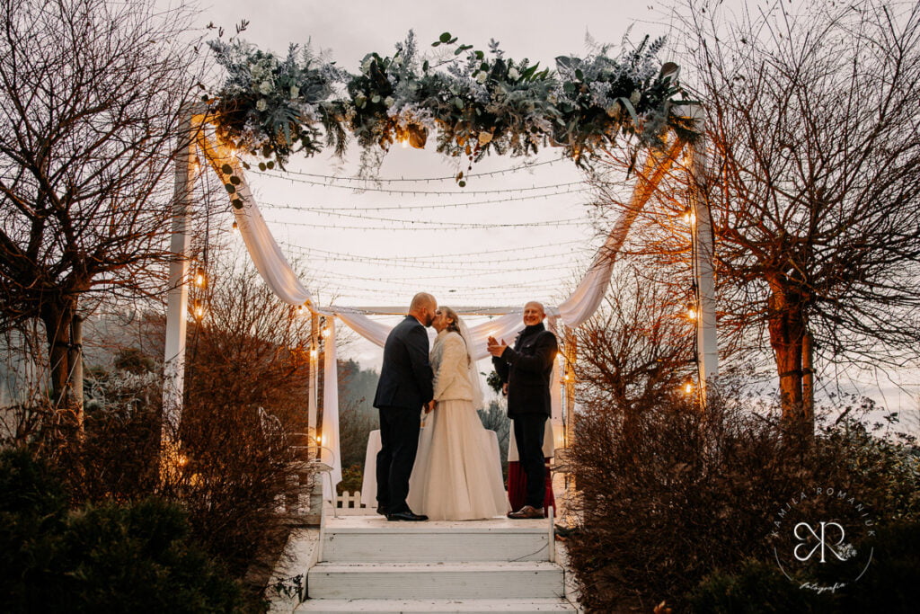 Outdoor wedding 