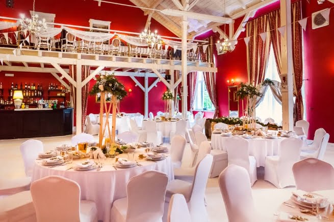 ballroom with a mezzanine in Dwór Korona Karkonoszy, Sosnówka near Karpacz