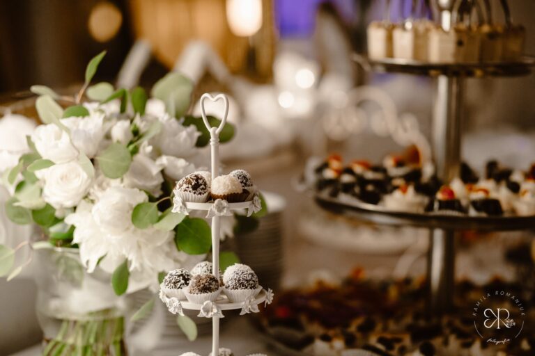 Süßigkeitenbuffet, Hochzeitstorten, Cupcakes, Dwór Korona Karkonoszy Sosnówka in der Nähe von Karpacz