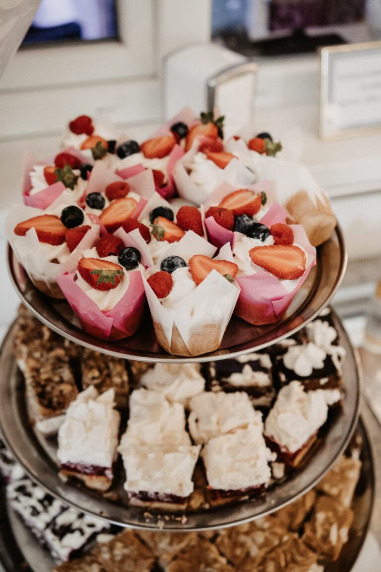 wedding cakes, sweet table, cake platter, Dwór Korona Karkonoszy Sosnówka near Karpacz