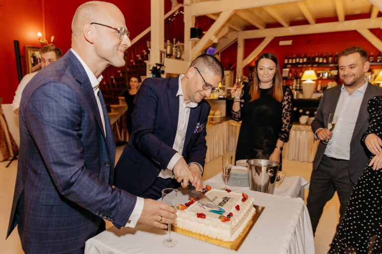 Kuchen bei einer Firmenveranstaltung, Firmengala, Dwór Korona Karkonoszy Sosnówka bei Karpacz