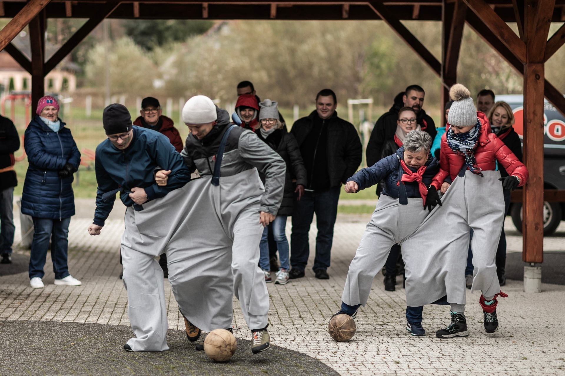 zabawa integracyjna w Centrum Imprez Plenerowych, Dwór Korona Karkonoszy, Sosnówka k. Karpacza, imprezy firmowe, team building