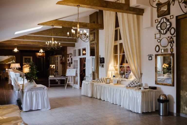 The Golden Hall, a wedding hall in Lower Silesia, the Crown of the Karkonosze Court in Sosnówka near Karpacz