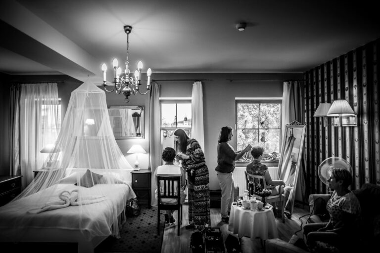 preparations for the wedding and reception, bridal make-up, Dwór Korona Karkonoszy Sosnówka near Karpacz