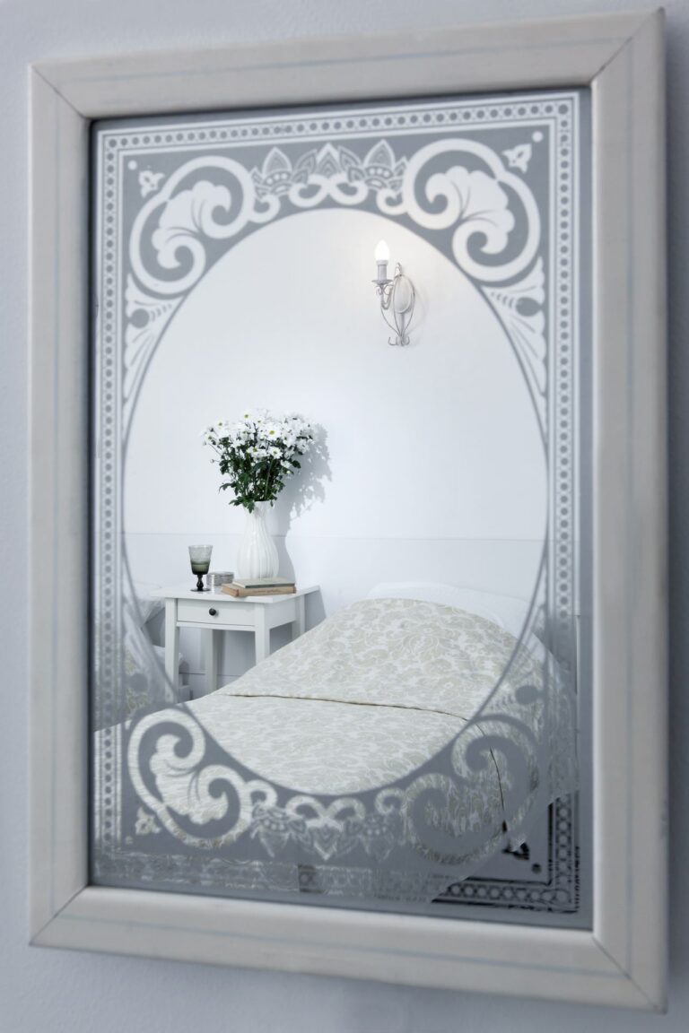 mirror, Hotel room Sosnówka, Karpacz accommodation, Salon of the Snow Queen in Dwór Korona Karkonoszy