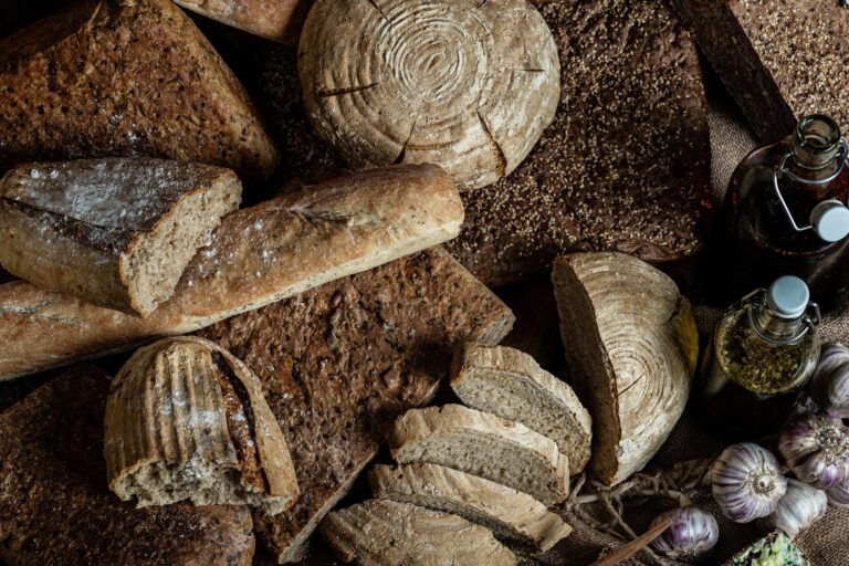 selbst zubereitetes Brot und gebackene Brote in Dwór Korona Karkonoszy in Sosnówka bei Karpacz