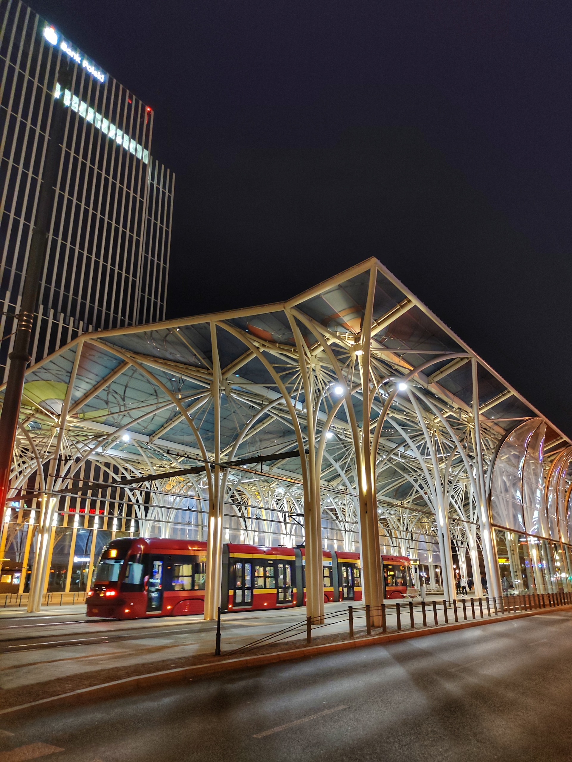 miasto Łódź nocą
