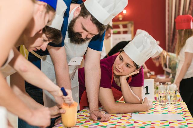 Turniej kulinarny dla firm, zabawa team buildingowa w gotowanie